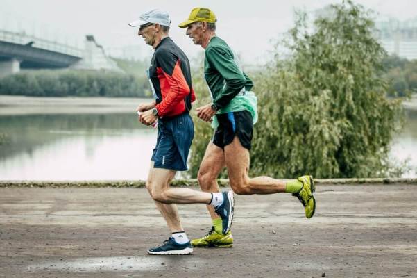 WHY RUNNING IS THE BEST AND WHY YOU SHOULD RUN TOO RUNNING PREVENTS AGING